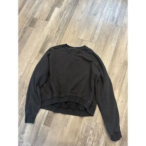 Women's Minimalist Crew Neck Sweatshirt